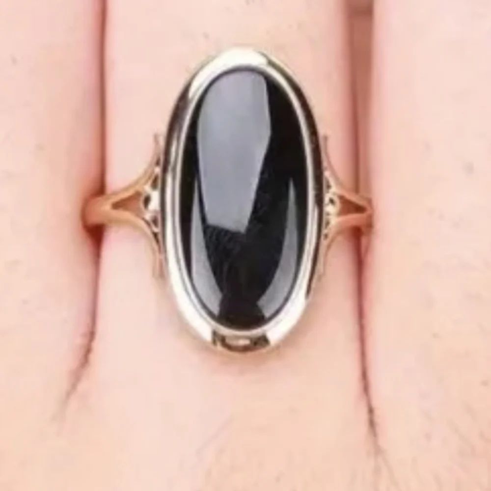 Elegant Oval Black Onyx Yellow Gold Ring Size 6.0 NWT